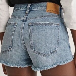 NWT Denim Forum The Ex Boyfriend Short